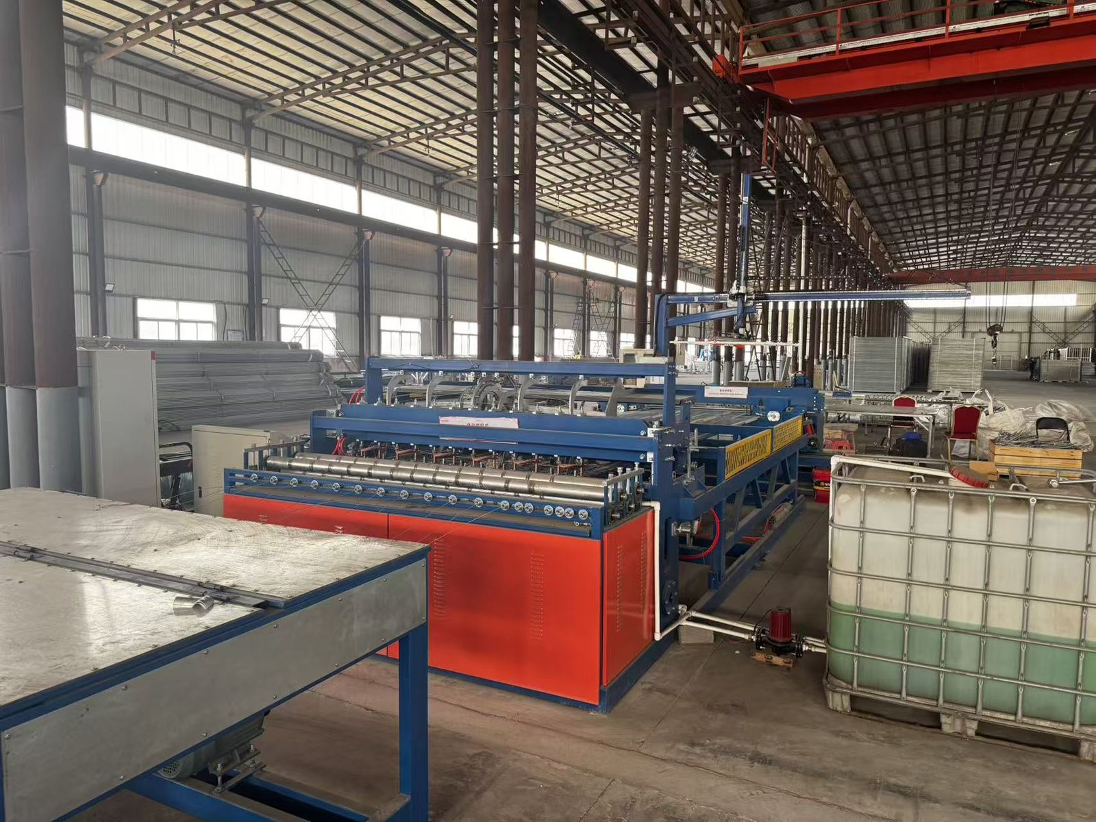 Automatic mesh welding line at the HJ Fence factory
